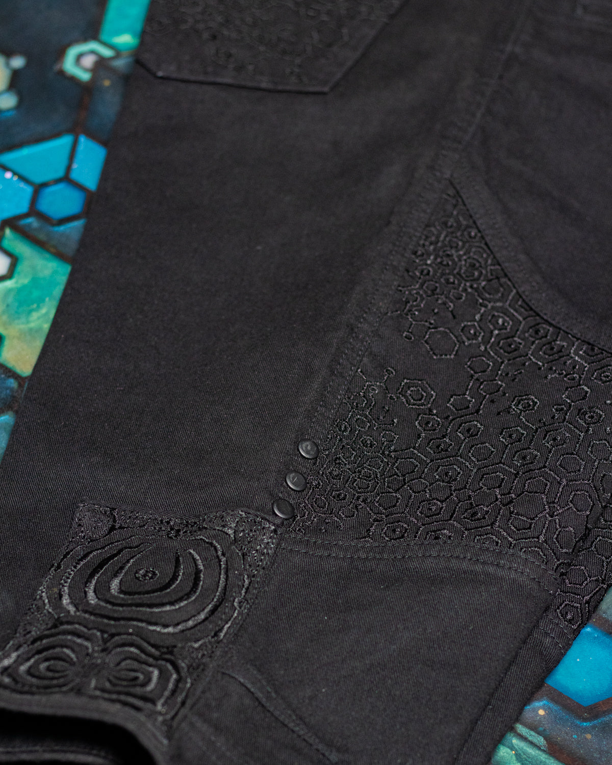 Corsaire Men / Denim Stretchy Digital Embroidey Stonewashed - Black KAMBOZII